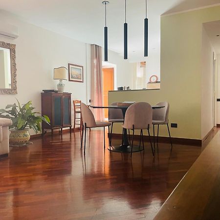 Re Gallo Luxury Apartment Plebiscito In Via Chiaia Neapol Zewnętrze zdjęcie