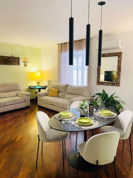 Re Gallo Luxury Apartment Plebiscito In Via Chiaia Neapol Zewnętrze zdjęcie