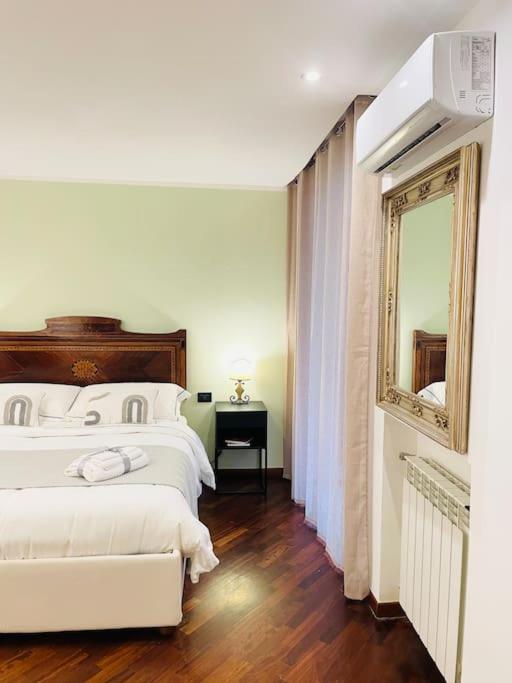 Re Gallo Luxury Apartment Plebiscito In Via Chiaia Neapol Zewnętrze zdjęcie
