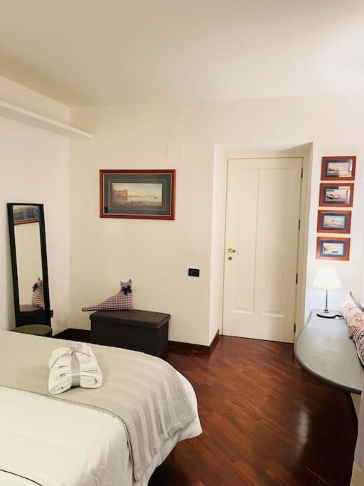 Re Gallo Luxury Apartment Plebiscito In Via Chiaia Neapol Zewnętrze zdjęcie