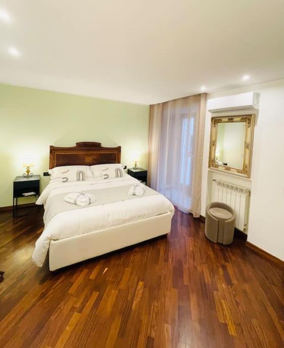 Re Gallo Luxury Apartment Plebiscito In Via Chiaia Neapol Zewnętrze zdjęcie