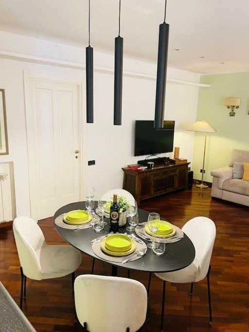 Re Gallo Luxury Apartment Plebiscito In Via Chiaia Neapol Zewnętrze zdjęcie
